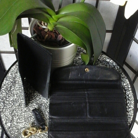 Coach Wallet - Picture 2 of 8